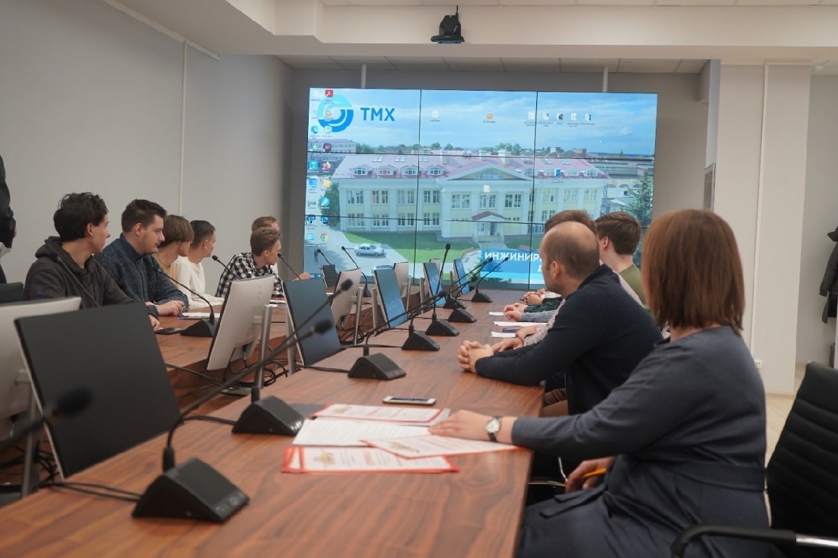 «Будущее машиностроения России» – так называлась научно-практическая конференция, которая прошла 30 сентября на базе ООО «Инжинирингового центра двигателестроения ТМХ».