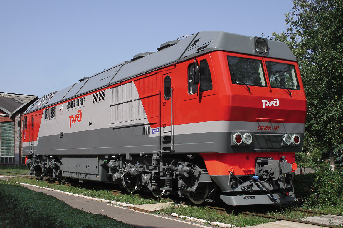 Passenger diesel locomotive TEP70BS with power supply of train cars