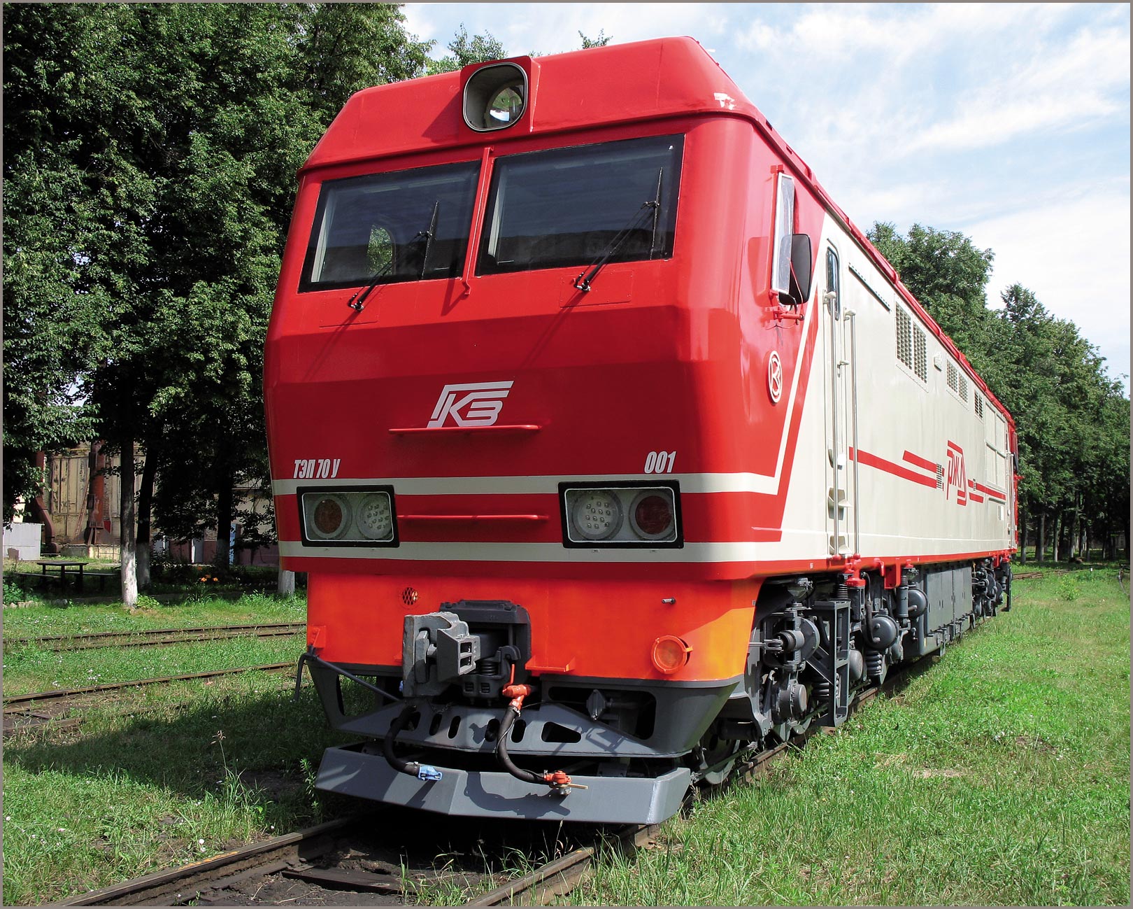 Passenger diesel locomotive ТEP70U